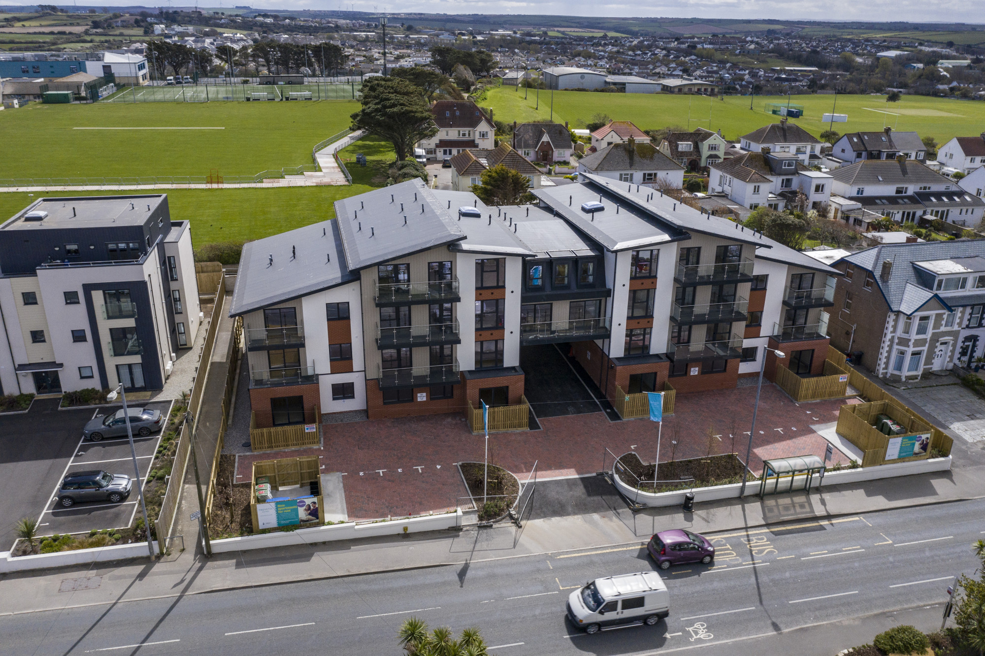https://www.davidballagencies.co.uk/storage/properties/2409/photos/688b999f933cb.jpg